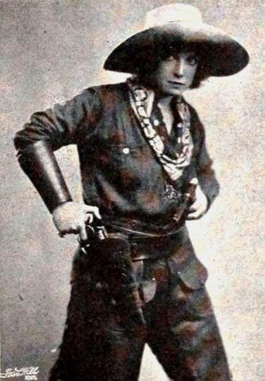 File:Texas Guinan - Oct 1921 EH.jpg