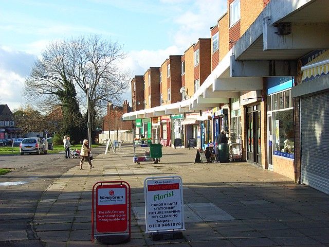 File:The shops, Emmer Green.jpg