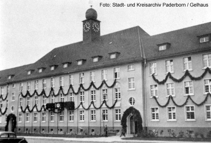 File:BarkerBarracks-Panzerkaserne 1939 StadtUndKreisarchivPaderborn.jpg