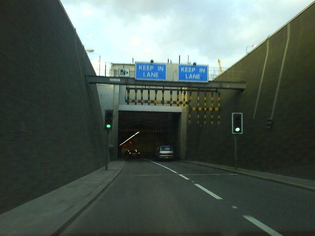 File:Blackwall tunnel southern portal.jpg