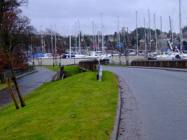 File:Bridges over kip water at kip marina.jpg