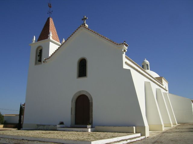 File:Church Azinhal Algarve Portugal.JPG