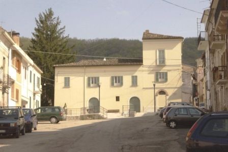 File:Largo della Chiesa.jpg