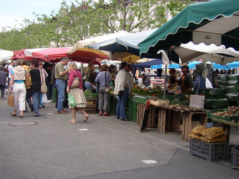 File:Marché du Carouge.jpg