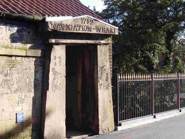 File:Navigation Wharf - geograph.org.uk - 390472.jpg