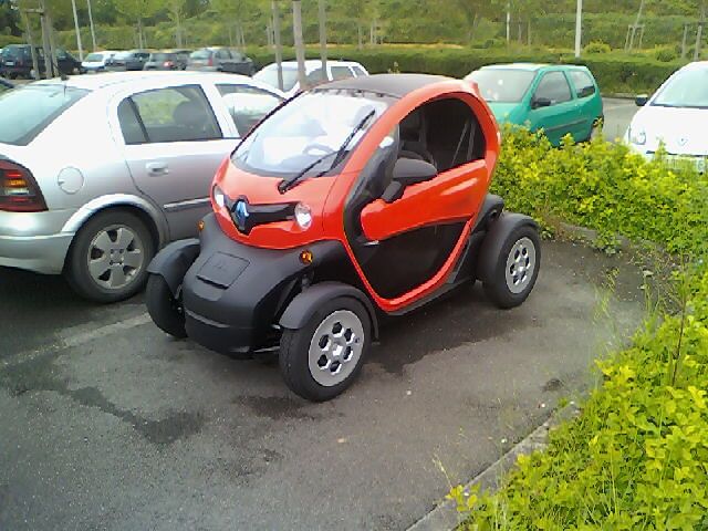 File:Renault Twizy Z.E. UBS.jpg