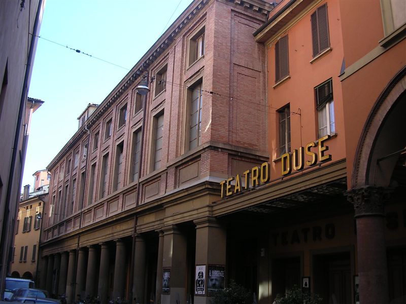 File:Teatro-duse.jpg