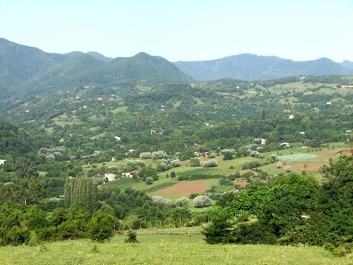 File:Village Alaverdi.JPG