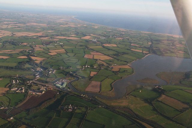 File:Wellingtonbridge- aerial 2015 (geograph 4689382).jpg