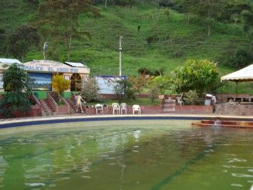 File:Aguas Termales Zetaquira.jpg