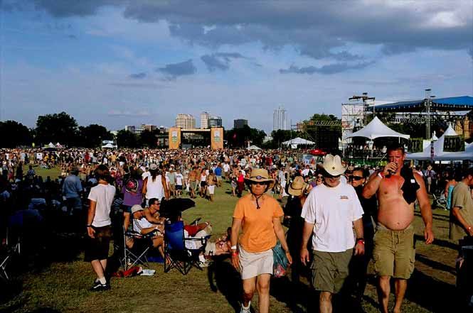 File:Austin City Limits Music Festival (2004).jpg