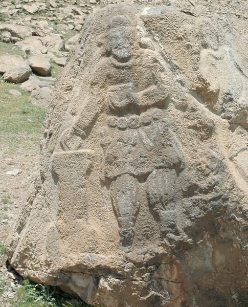 File:Behistun, free-standing Parthian King Vologases.jpg