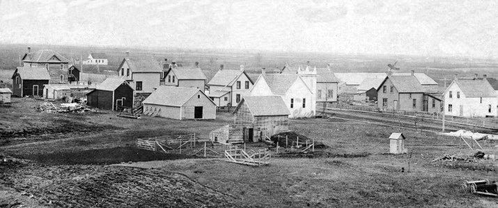 File:Darlingford, Manitoba (1907).jpg