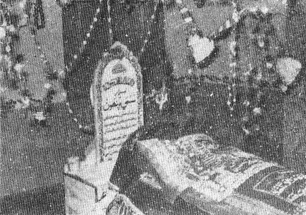 File:Grave of Sassui Punnhu.jpg