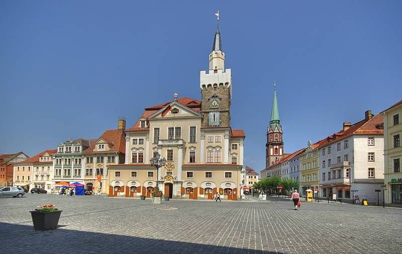 File:Loebau Altmarkt.jpg