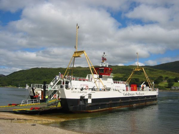 File:MV Loch Dunvegan.jpg