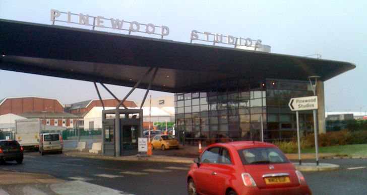 File:Pinewood Studios Gateway.jpg