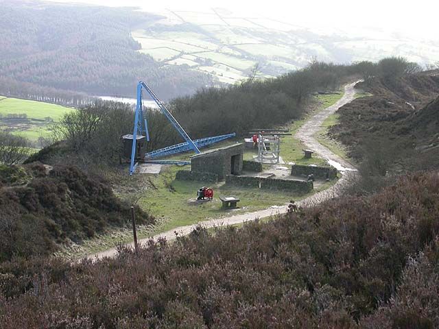 File:Teggs Nose quarry.jpg