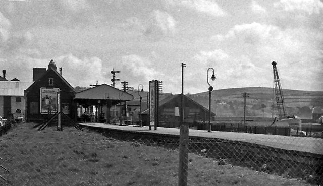 File:Barnstaple Town railway station1972077 23032779(flopped).jpg