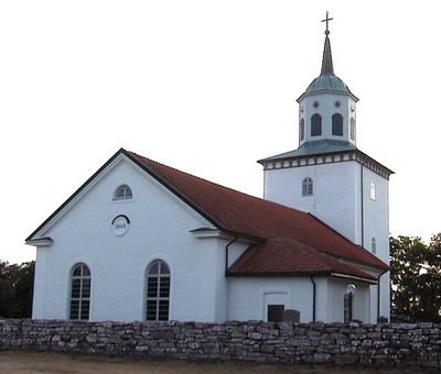 File:Bredsattra kyrka 400x340.jpg