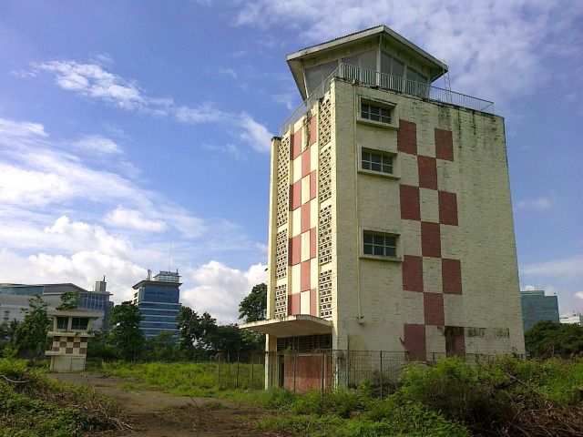 File:Kemayoran ATC Old.jpg