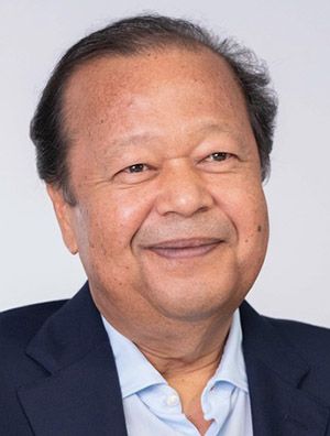 File:Prem Rawat Barcelone 2018 Cropped.jpg