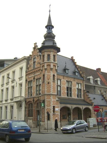 File:Stadswaag Kortrijk.jpg