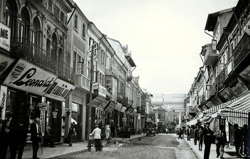 File:1931-Ploiesti-StradaLipscani.jpg