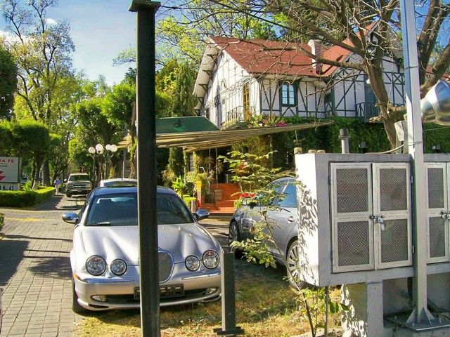 File:Bavarian house in Mexico City.jpg