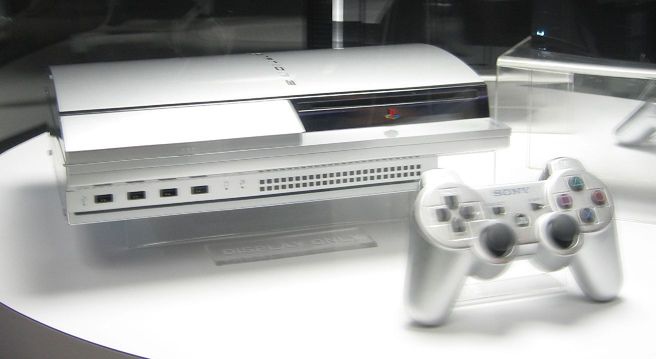 File:PS3 with remote at E3 2006.jpg