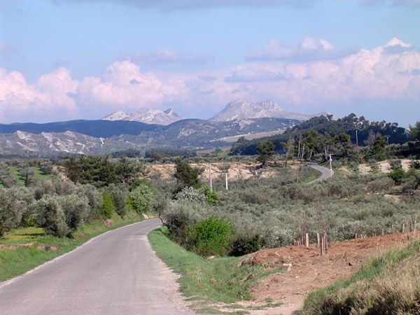 File:Alpilles landscape.jpg