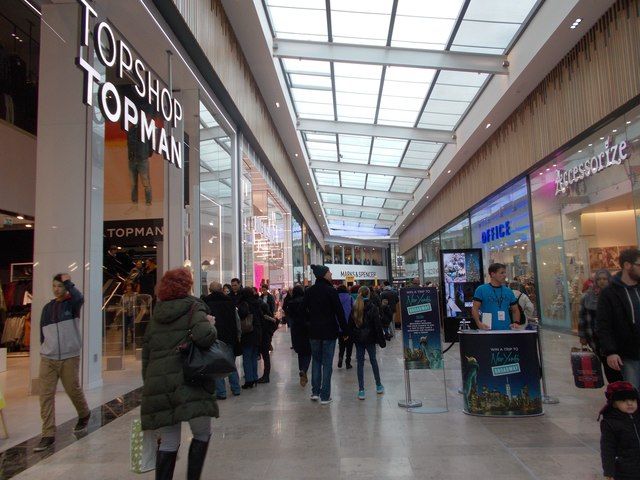 File:Broadway Centre - Eastbrook Mall (geograph 4731062).jpg