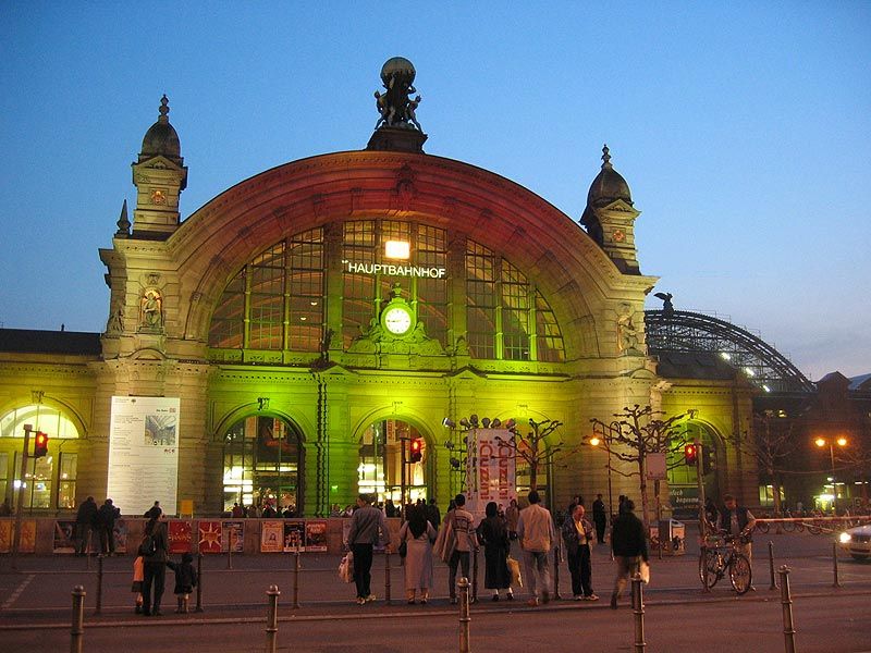 File:Frankfurt hbf 01.jpg