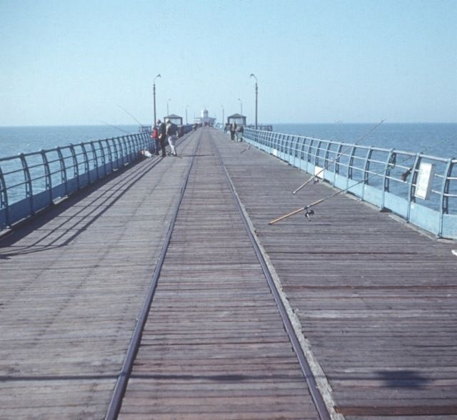 File:Herne Bay Pier 006.jpg