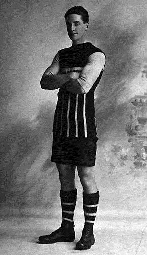 File:MauriceWilliamAllinghamFootballer1931.jpg