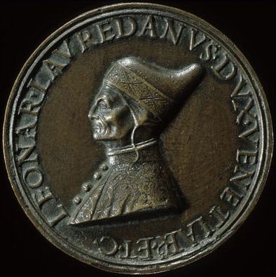 File:Medal featuring Doge Leonardo Loredan.jpg