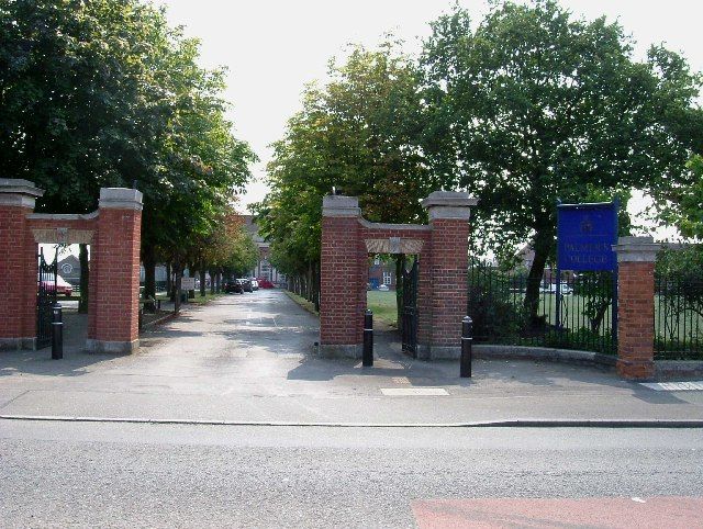 File:Palmers College - geograph.org.uk - 39601.jpg