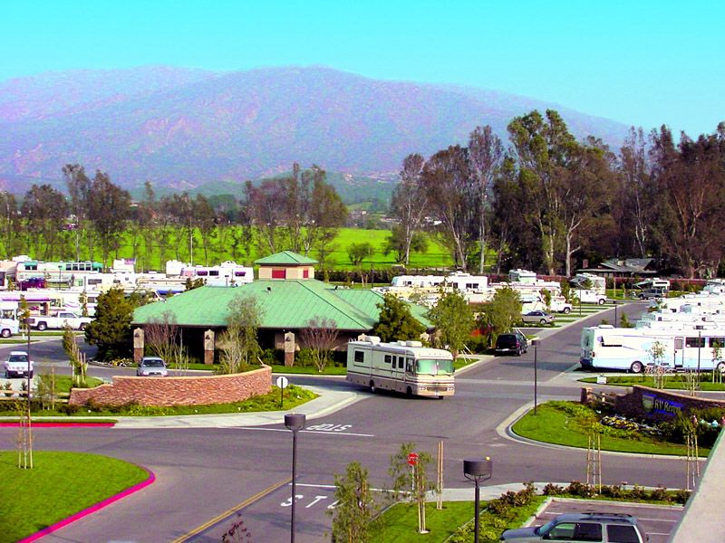 File:RV Resort Grounds.jpg