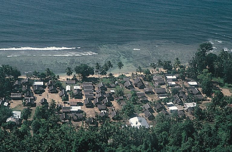 File:Traditional Papua New Guinean village.jpg