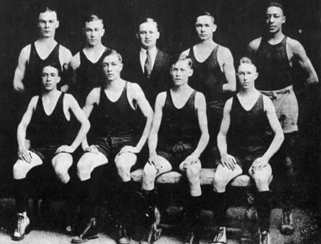 File:1922 Cheyenne, Wyoming high school basketball team.png