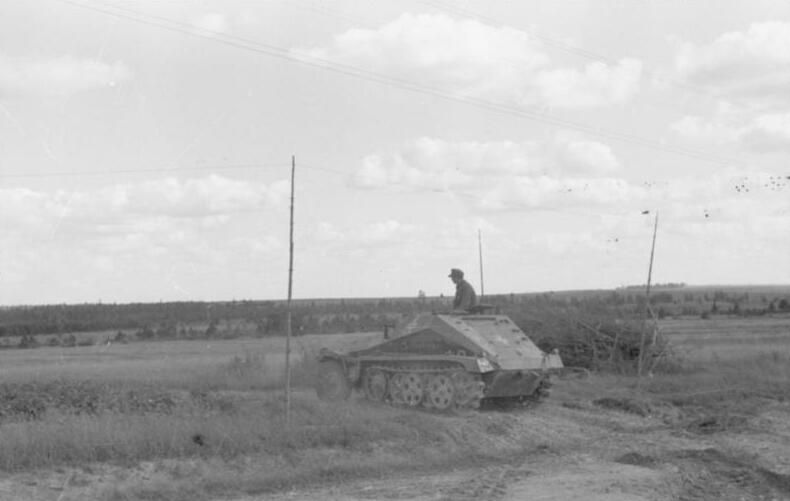 File:Bundesarchiv Bild 101I-154-1968-17, Russland, Schützenpanzer im Gelände.jpg