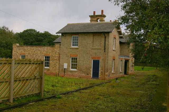 File:Everingham Railway Station.jpg