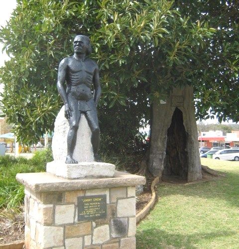 File:Jim Crow statue Crows Nest Centenary Park.JPG