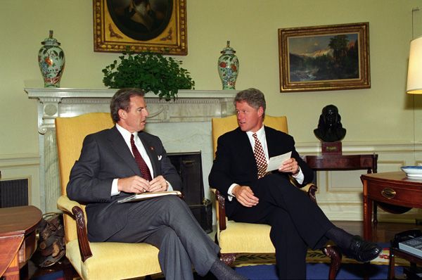 File:Jim Guy Tucker and Bill Clinton.jpg