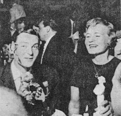 File:Jussi Award 1958 Eino Heino Emma Väänänen.jpg