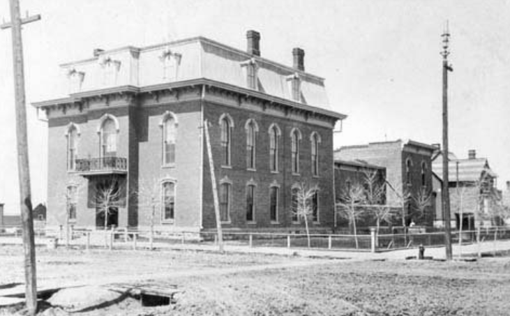 File:Laramie County Courthouse 1873.png