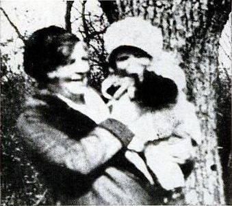 File:Mary Agnes Moroney and her mother.jpg