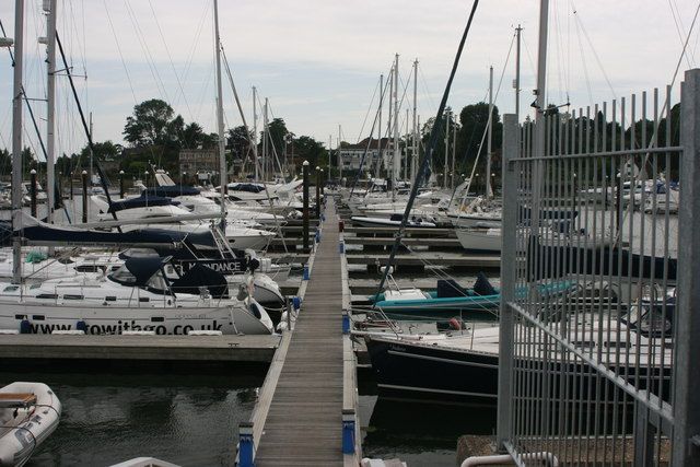 File:Moody's jetty - geograph.org.uk - 1412165.jpg