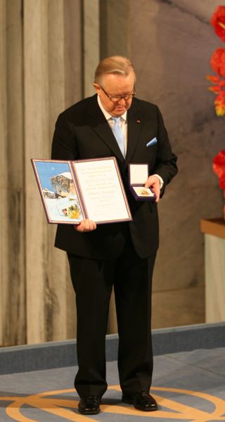 File:Nobel Peace Prize 2008 Martti Ahtisaari.jpg