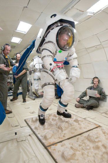 File:Z-1 suit test during parabolic flight.jpg